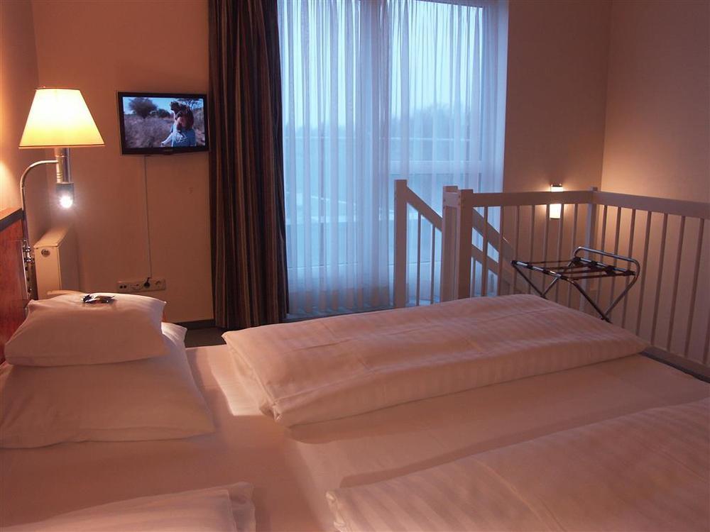 Hotel Arkadia Фридрихсдорф Номер фото