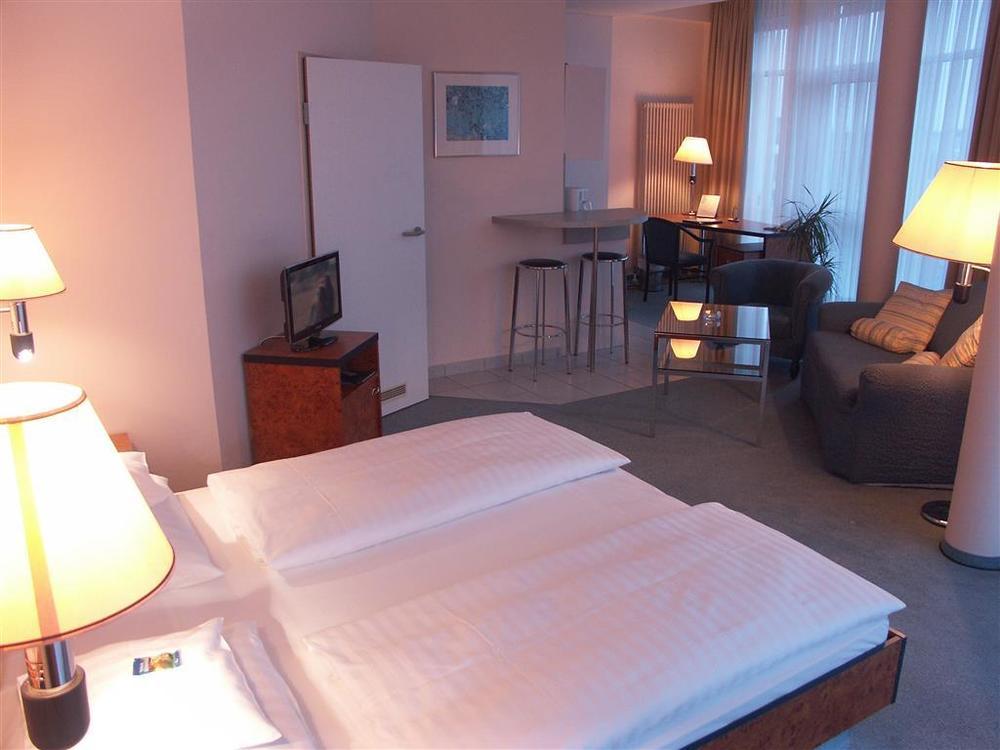 Hotel Arkadia Фридрихсдорф Номер фото