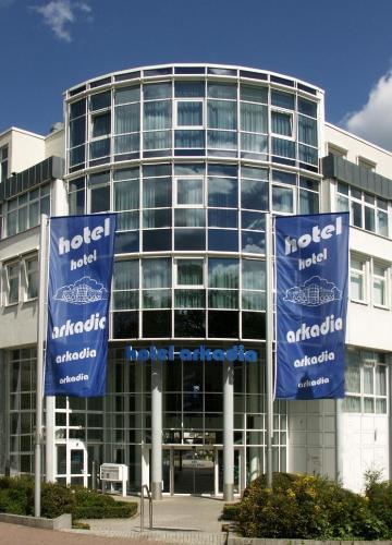 Hotel Arkadia Фридрихсдорф Экстерьер фото